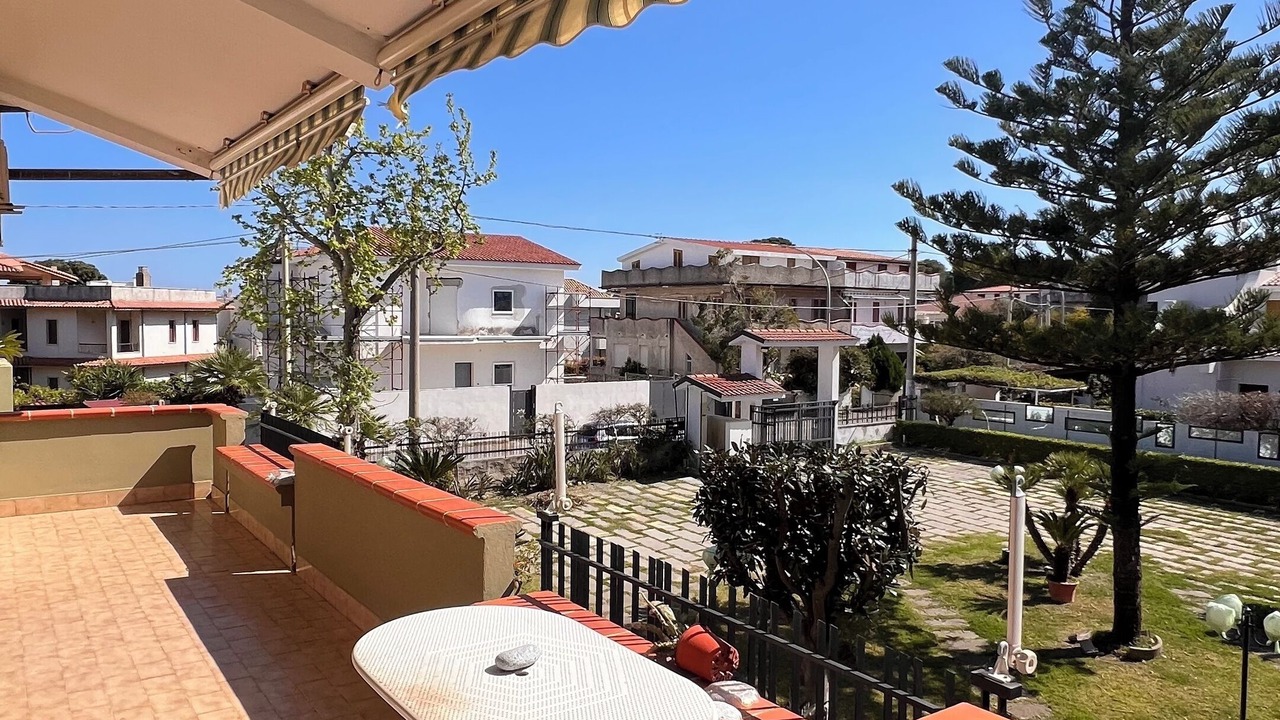 Photo of Patio Balcony in Montepaone Lido