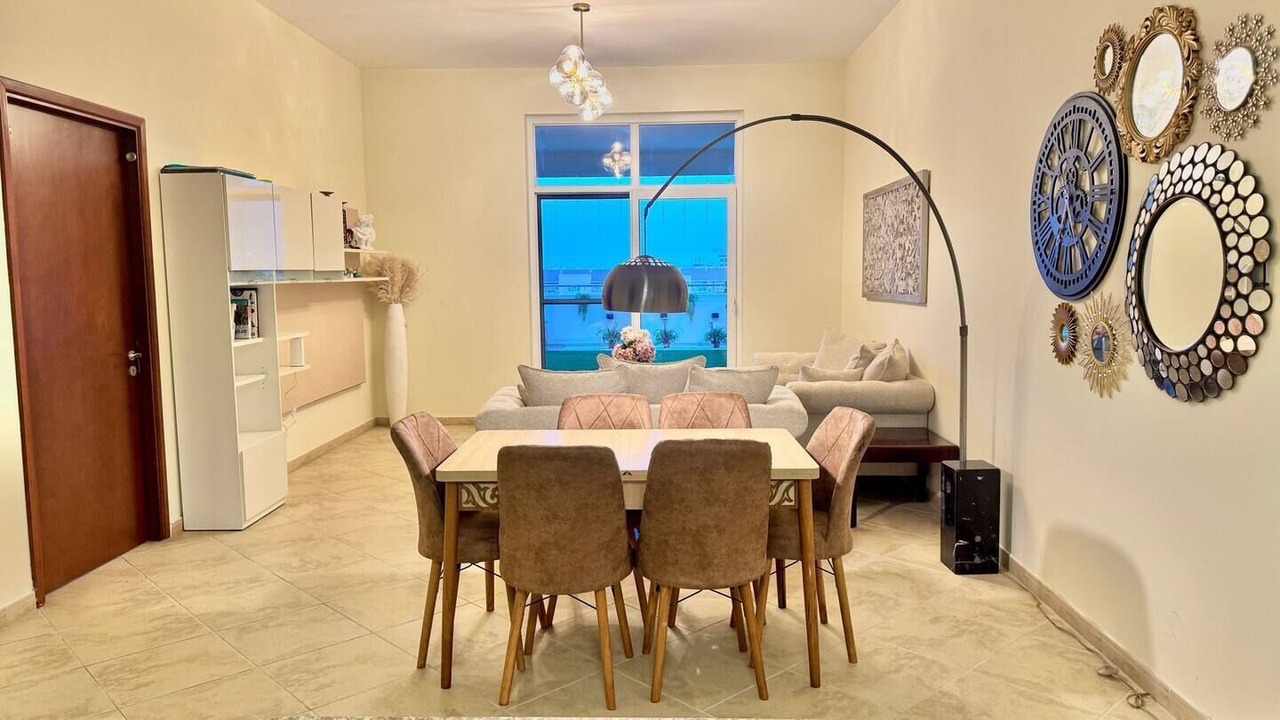 Photo of Livingroom in Green Community Motor City