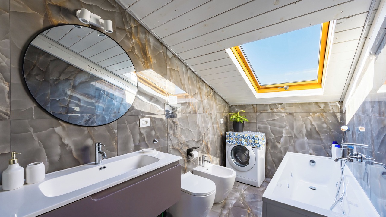 Photo of Bathroom in Naples City Centre