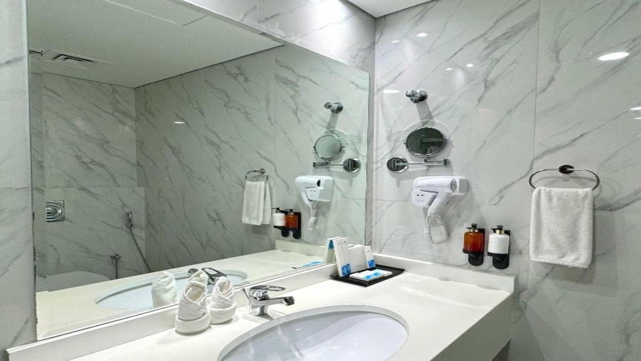 Photo of Bathroom in Trade Centre 1