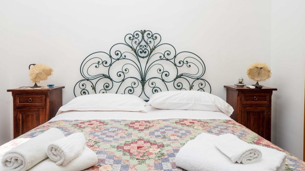 Photo of Bedroom in Meta