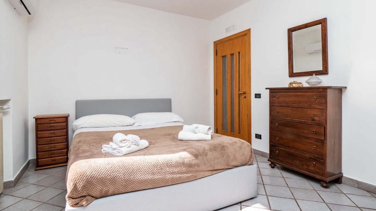 Photo of Bedroom in Meta