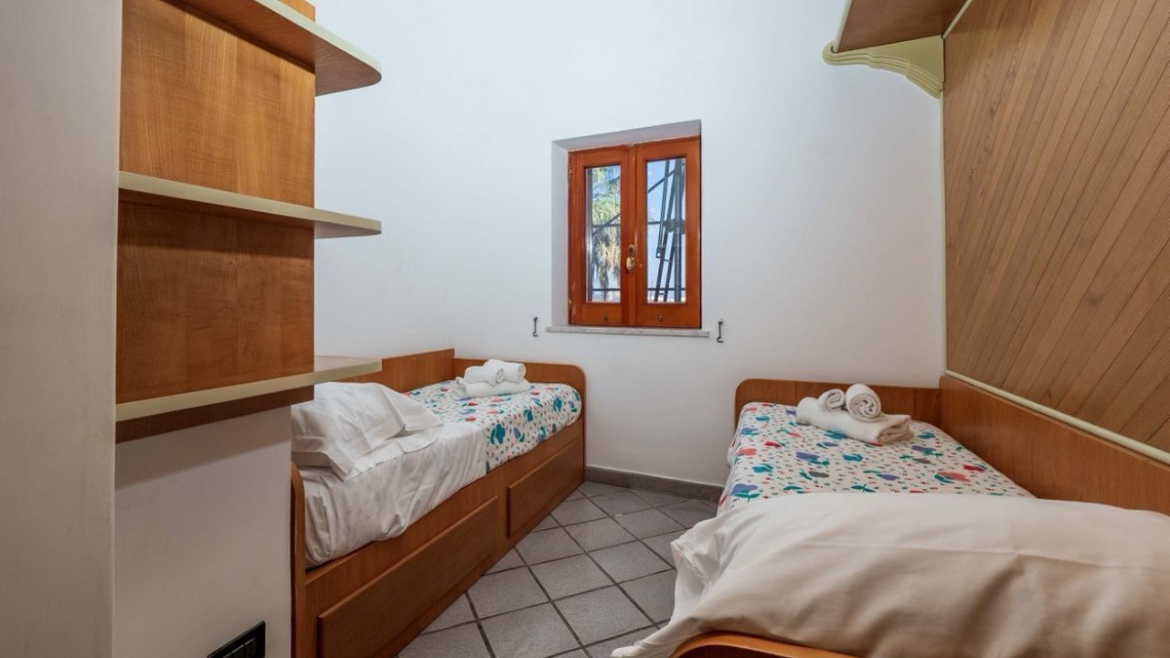 Photo of Bedroom in Meta