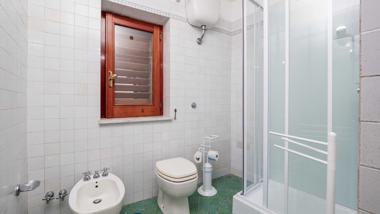 Photo of Bathroom in Meta