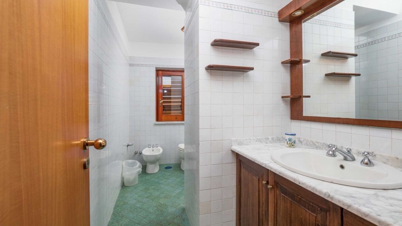 Photo of Bathroom in Meta