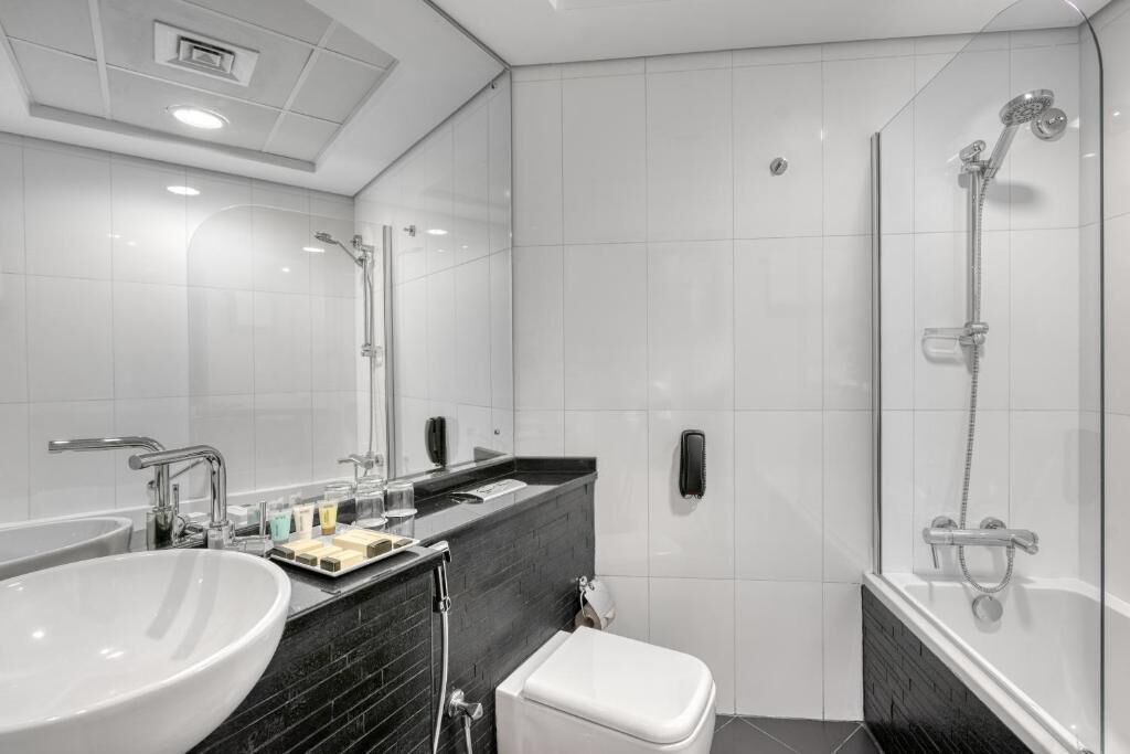 Photo of Bathroom in Umm Suqeim 3