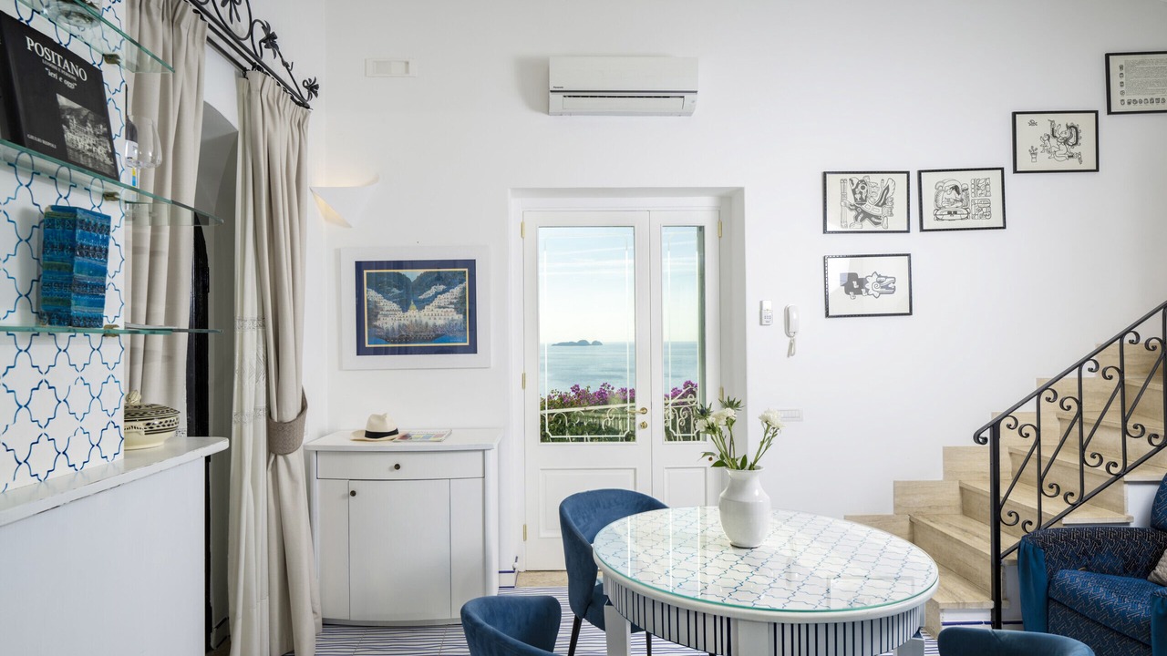 Photo of Livingroom in Path of the Gods