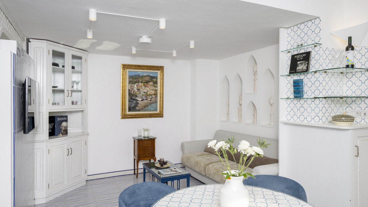 Photo of Livingroom in Path of the Gods