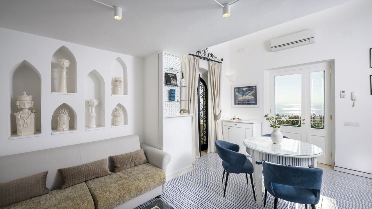 Photo of Livingroom in Path of the Gods