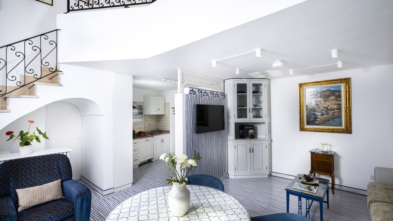 Photo of Livingroom in Path of the Gods