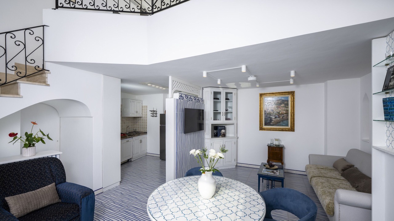 Photo of Livingroom in Path of the Gods