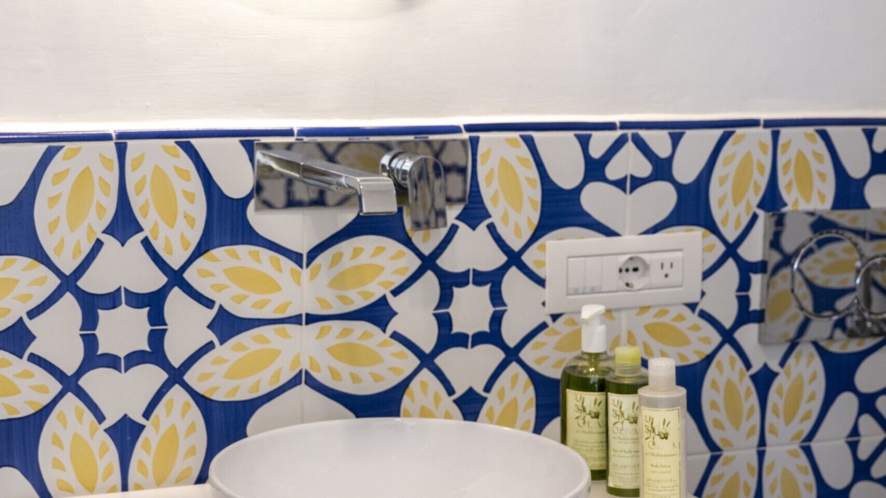 Photo of Bathroom in Path of the Gods