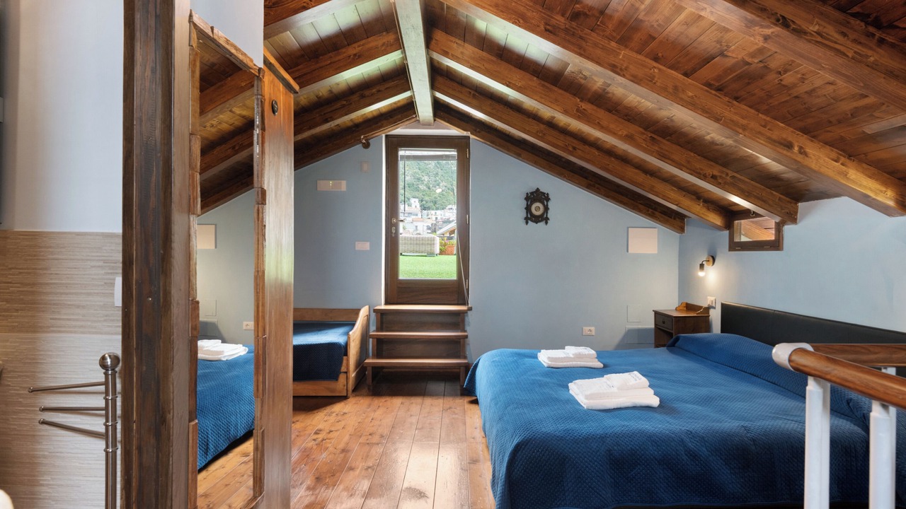 Photo of Bedroom in Meta
