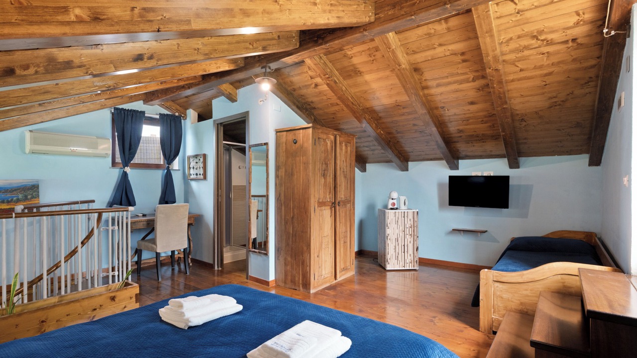Photo of Bedroom in Meta