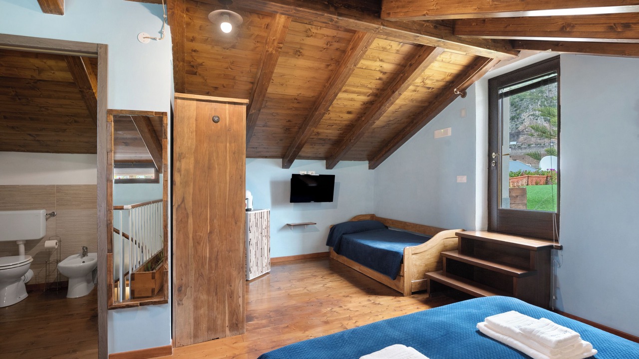 Photo of Bedroom in Meta
