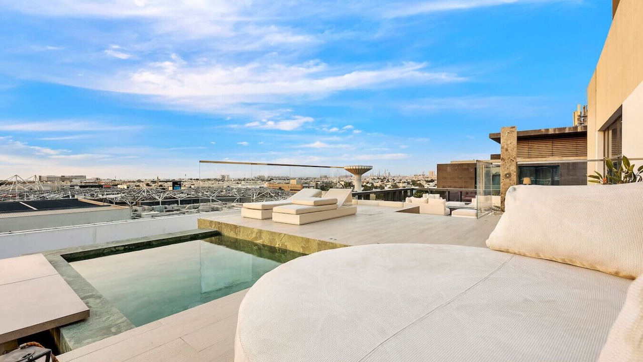 Photo of Patio Balcony in Sheikh Zayed Road