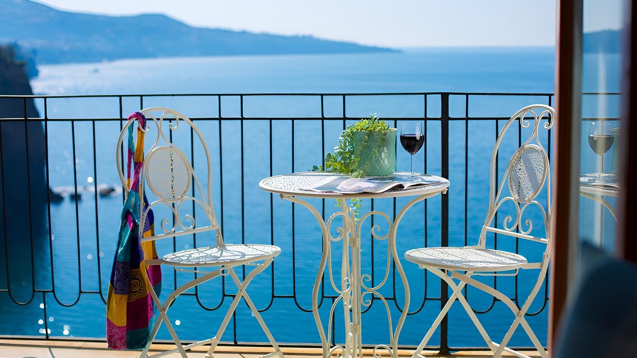 Photo of Patio Balcony in Meta