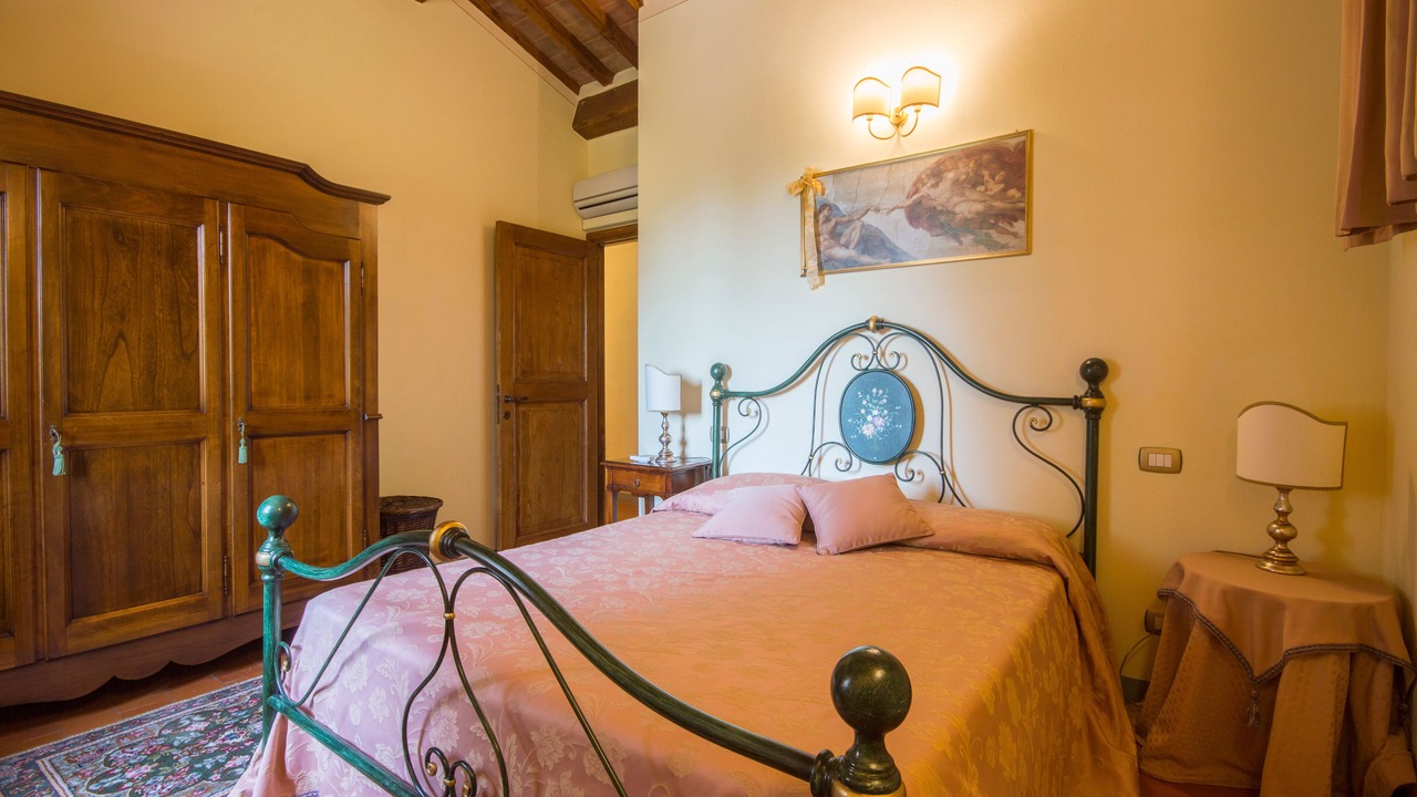 Photo of Bedroom in Camucia