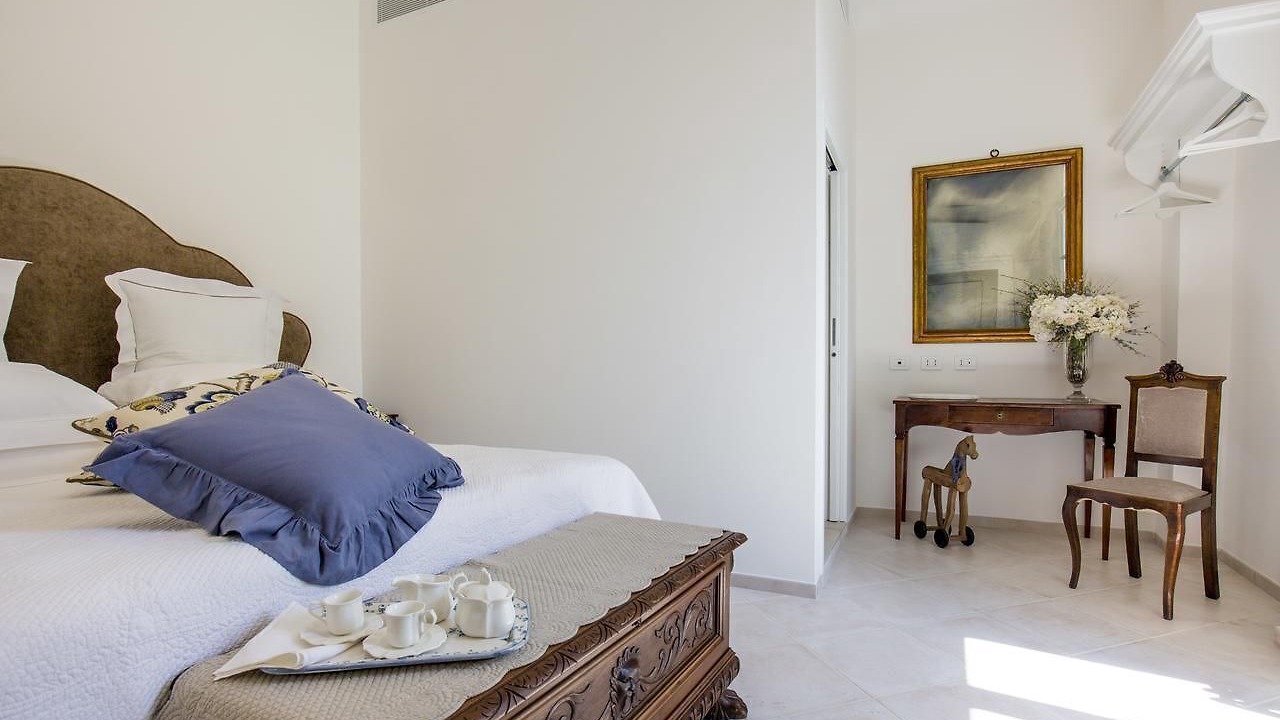 Photo of Bedroom in Meta