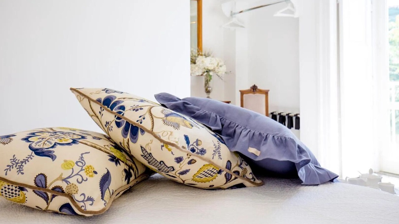 Photo of Bedroom in Meta