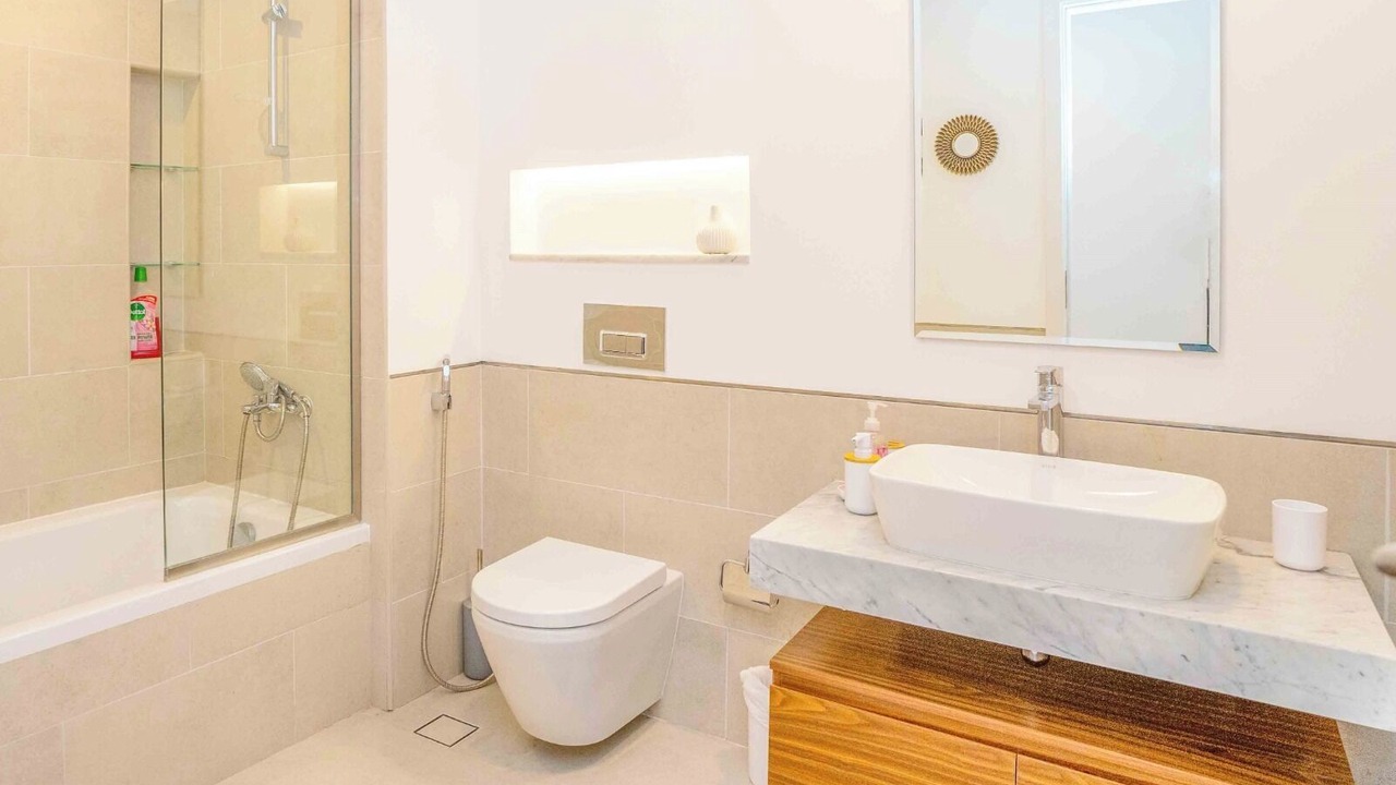 Photo of Bathroom in Umm Suqeim 3