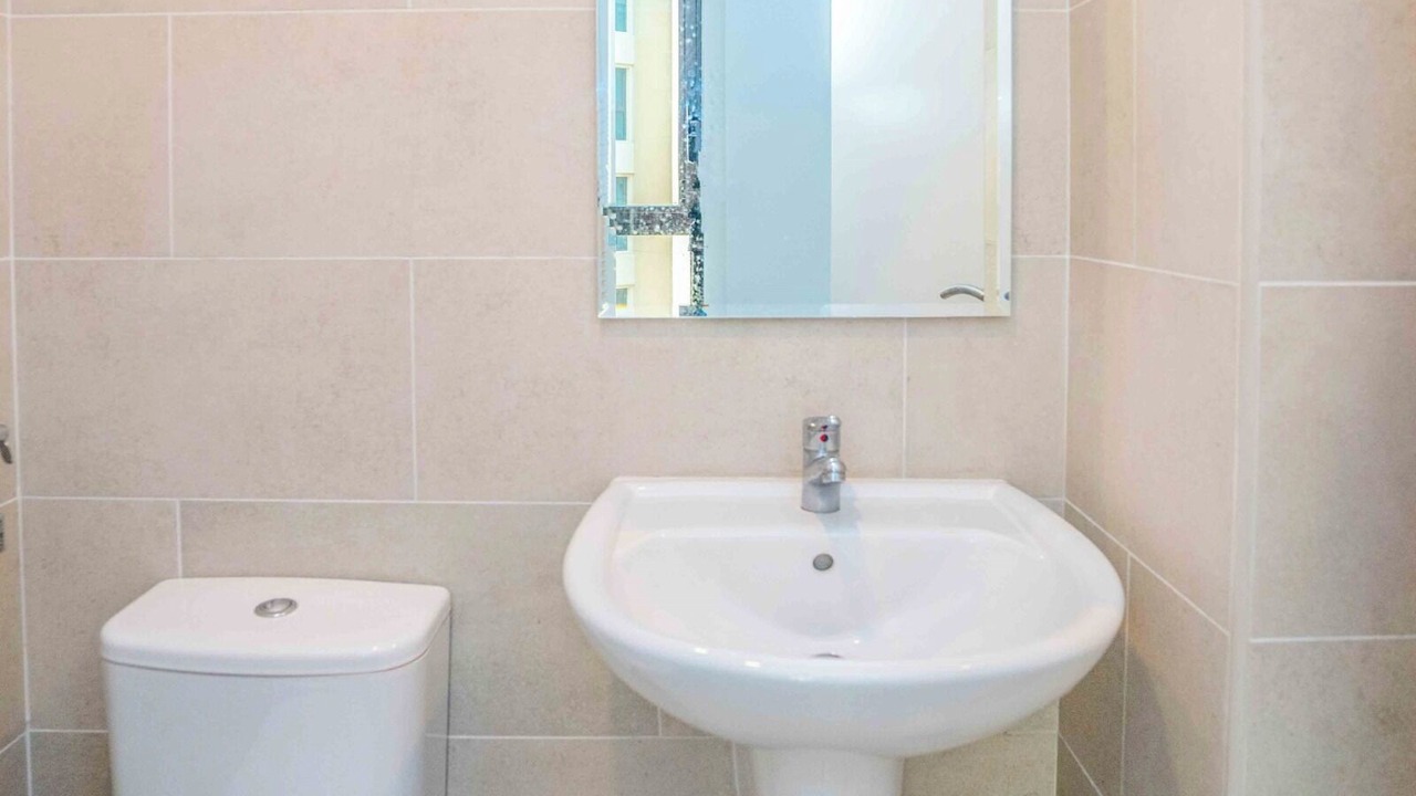 Photo of Bathroom in Umm Suqeim 3