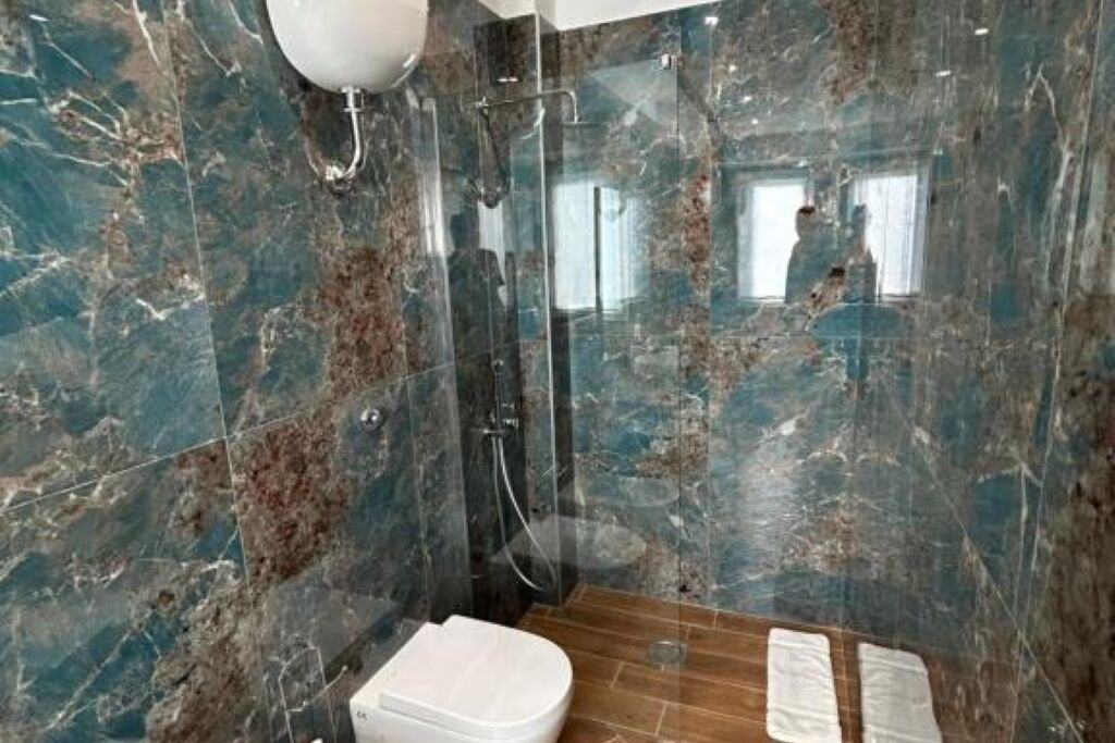 Photo of Bathroom in Naples