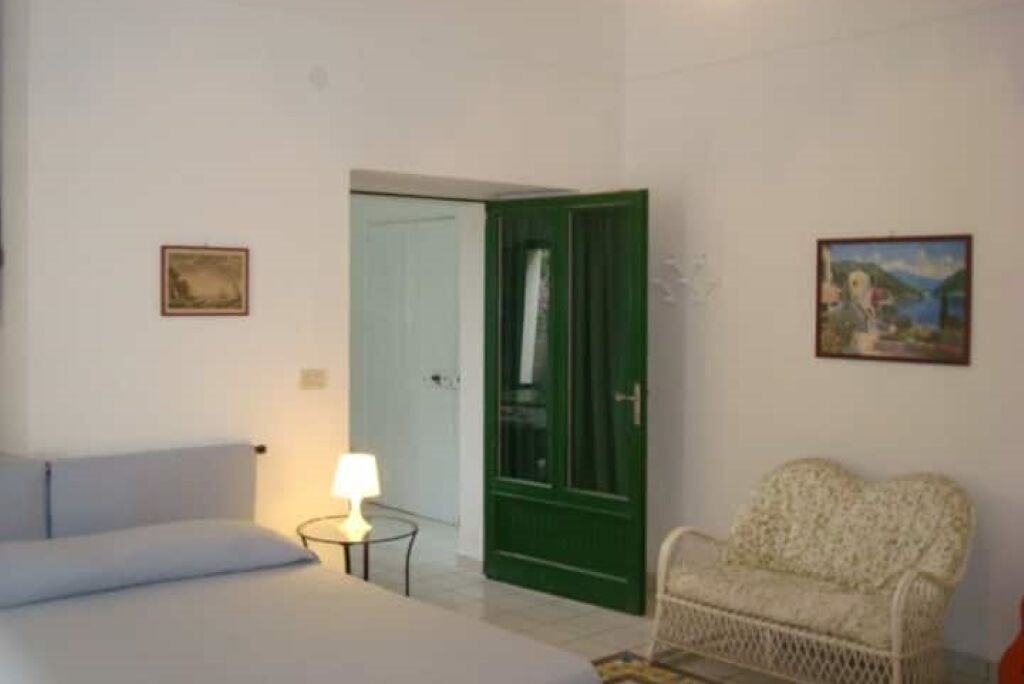 Photo of Bedroom in Meta