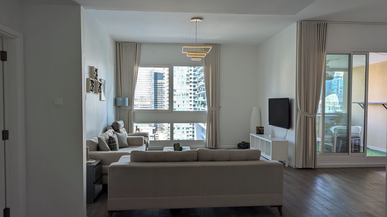 Photo of Livingroom in Jumeirah Lake Towers