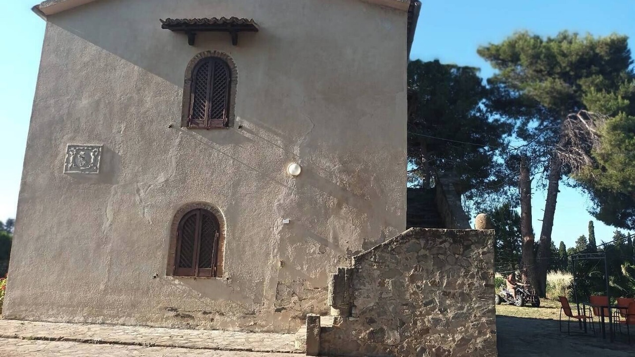 Photo of Outdoor in Mirto