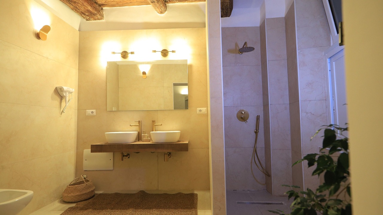 Photo of Bathroom in Chiaia