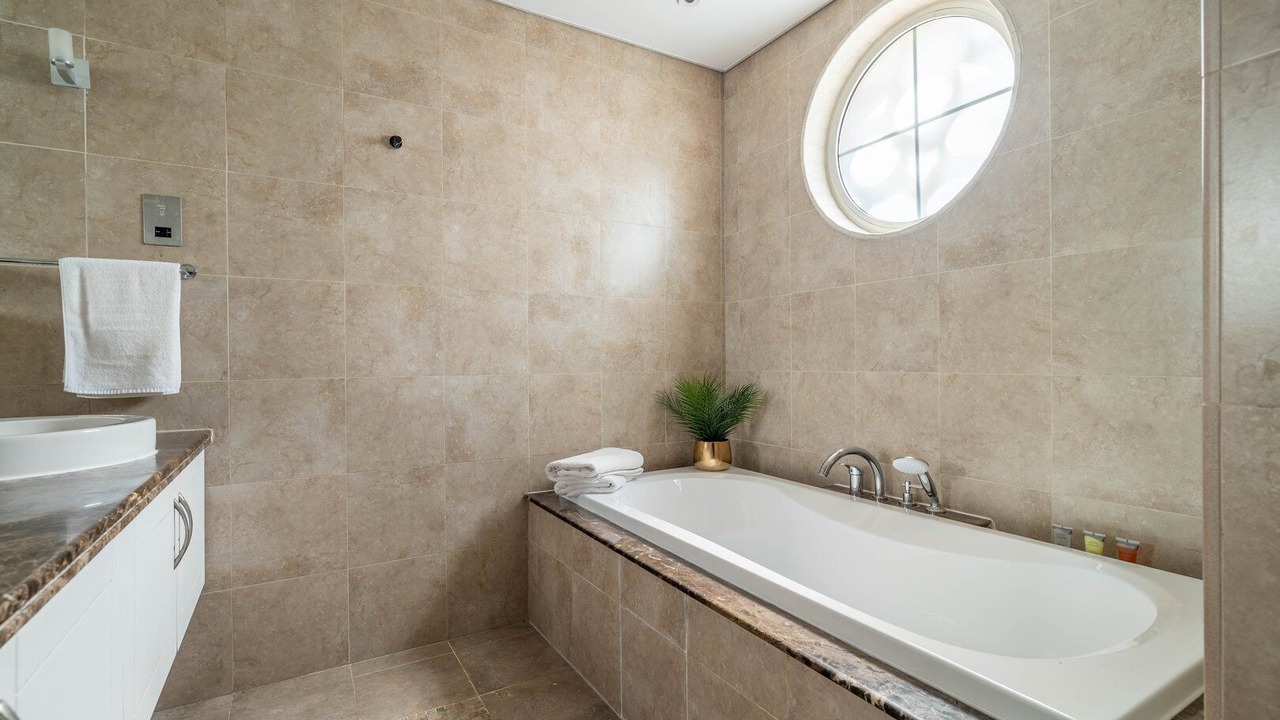 Photo of Bathroom in Jumeirah Park