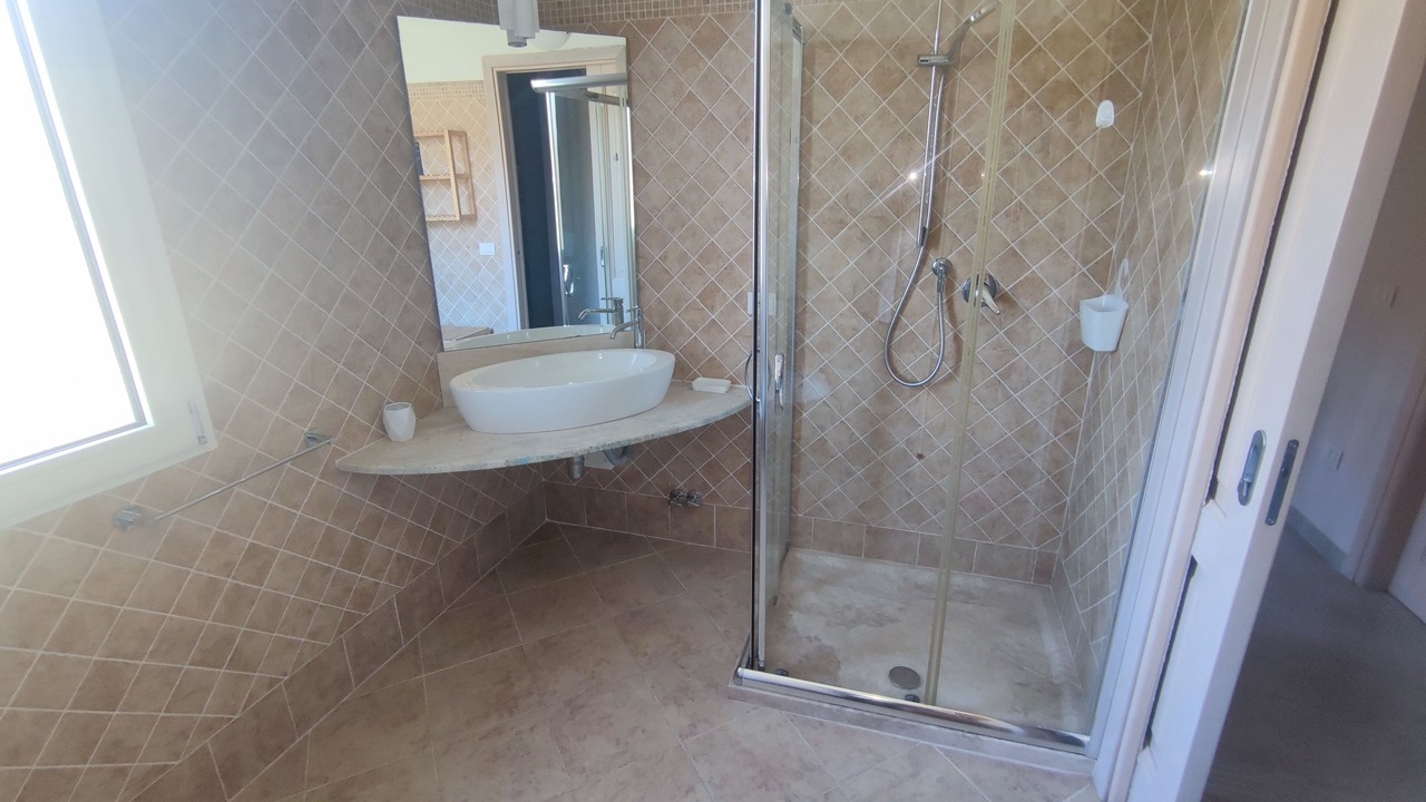 Photo of Bathroom in Case Peschiera-Lu Fraili