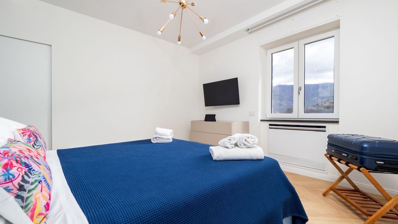 Photo of Bedroom in Meta