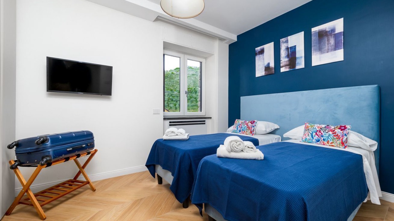 Photo of Bedroom in Meta