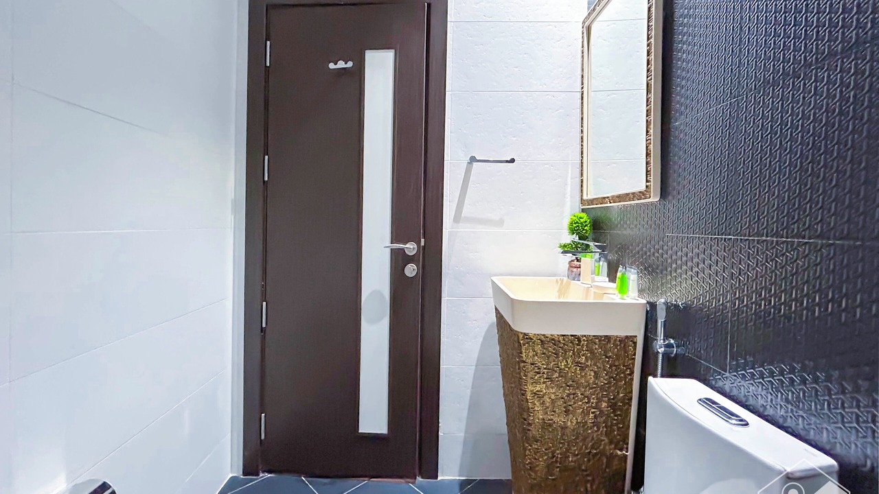 Photo of Bathroom in Al Barsha