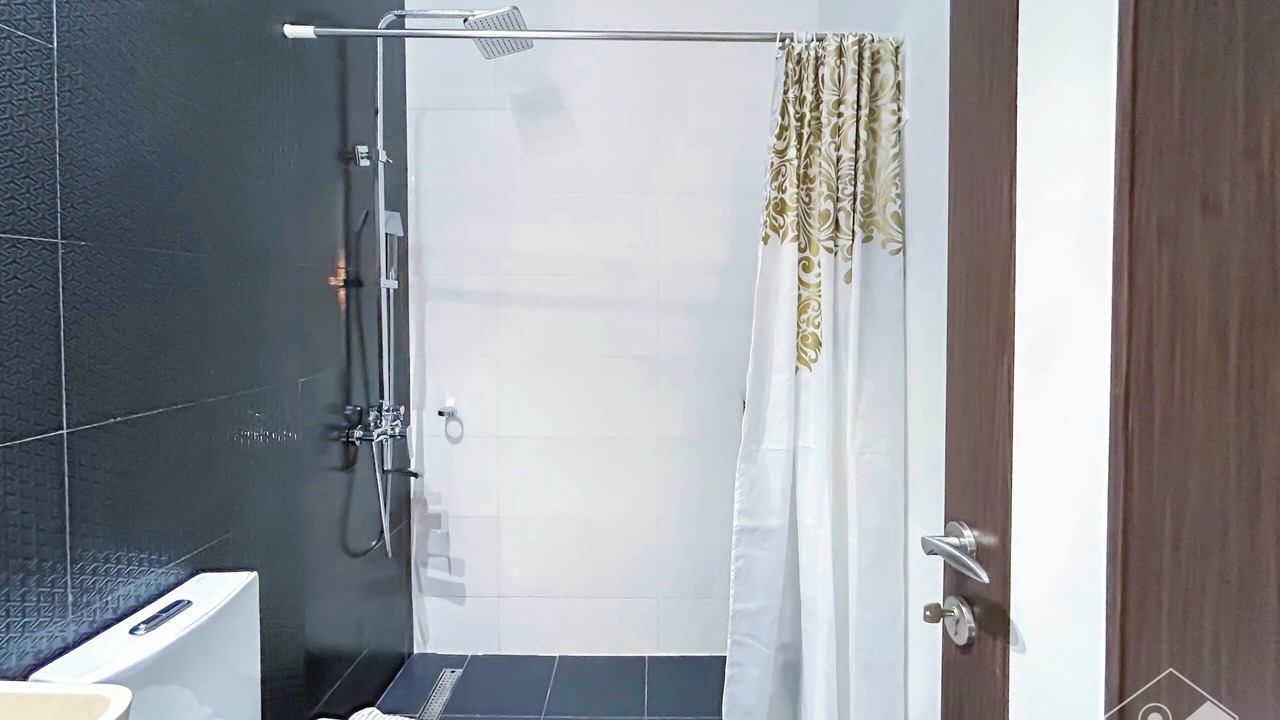 Photo of Bathroom in Al Barsha