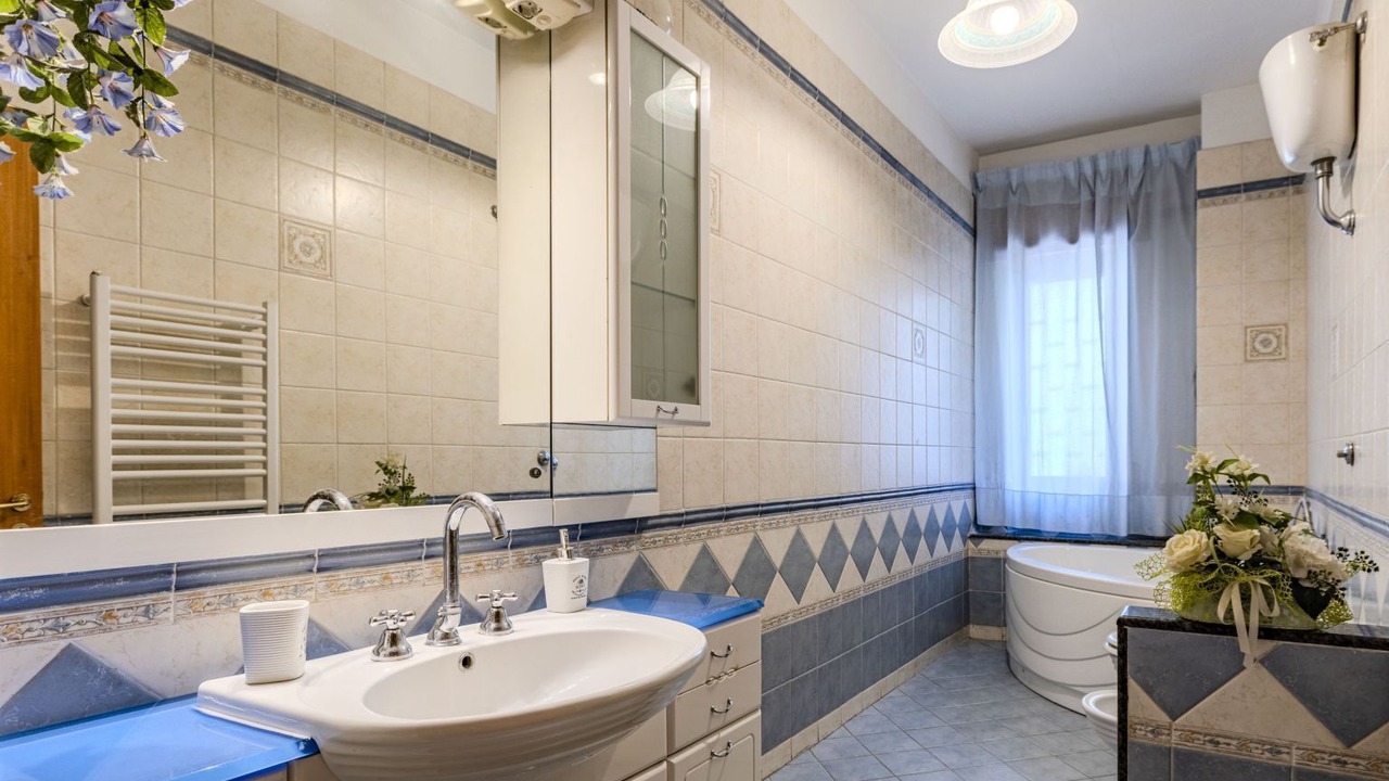 Photo of Bathroom in Portici