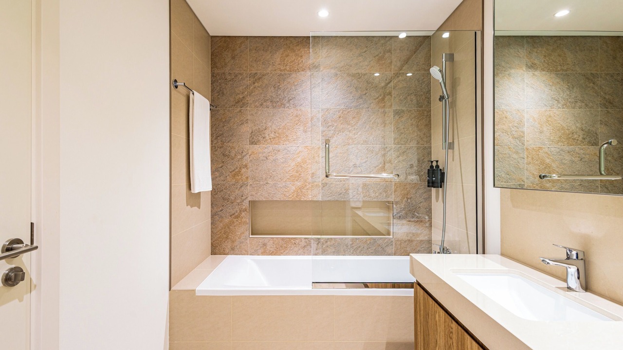 Photo of Bathroom in Za'abeel 2