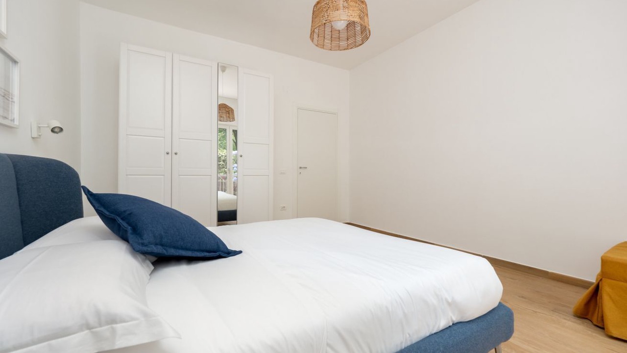 Photo of Bedroom in Meta
