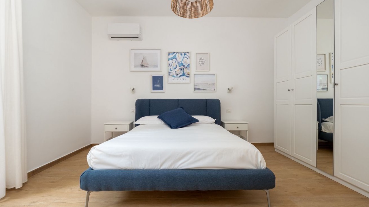 Photo of Bedroom in Meta