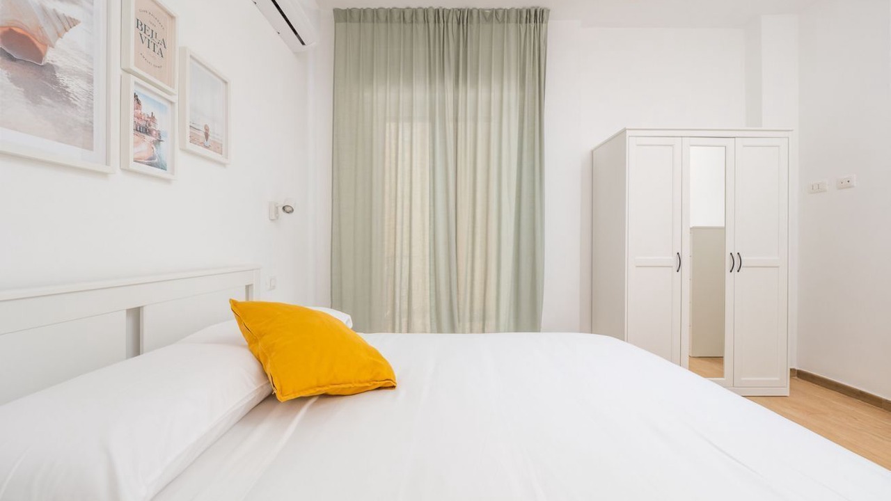 Photo of Bedroom in Meta