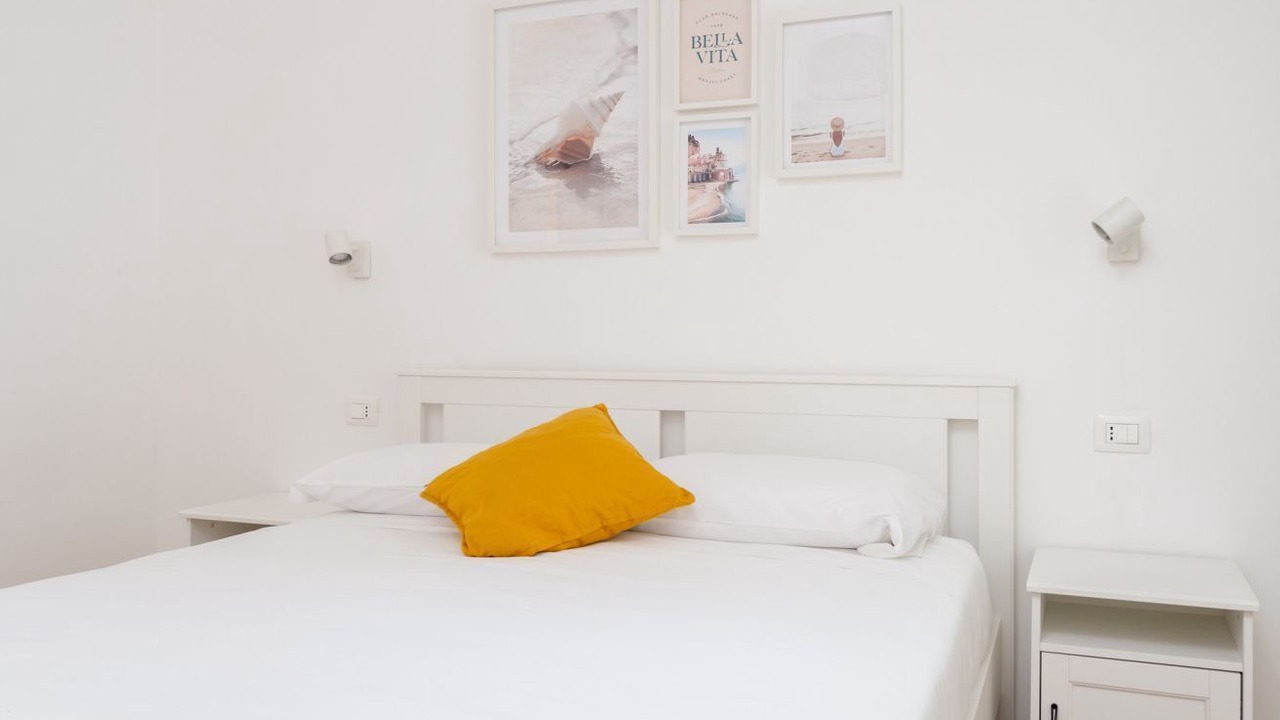 Photo of Bedroom in Meta