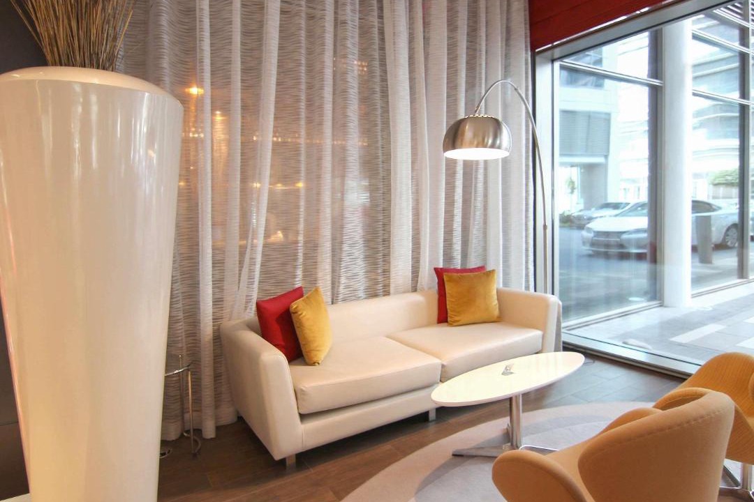Photo of Livingroom in Trade Center