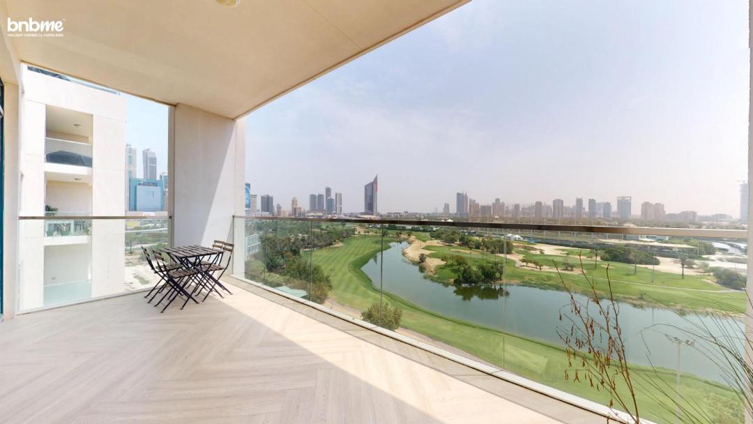 Photo of Patio Balcony in Emirates Hills 2