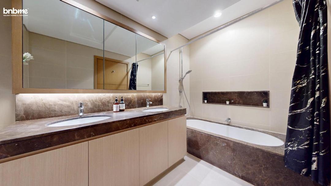 Photo of Bathroom in Emirates Hills 2