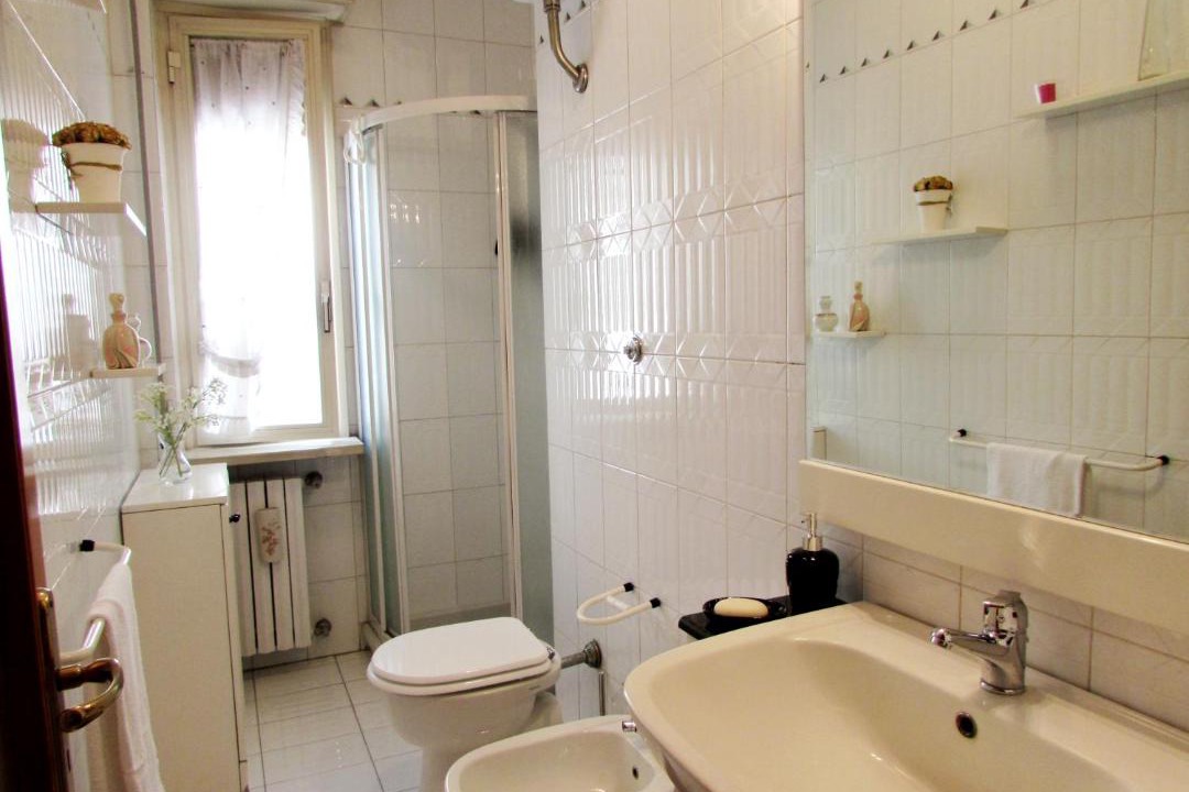 Photo of Bathroom in Naples City Centre