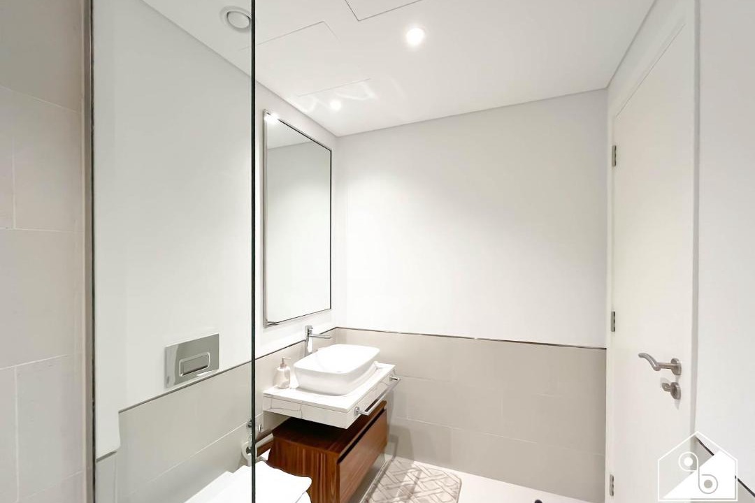 Photo of Bathroom in Umm Suqeim 3