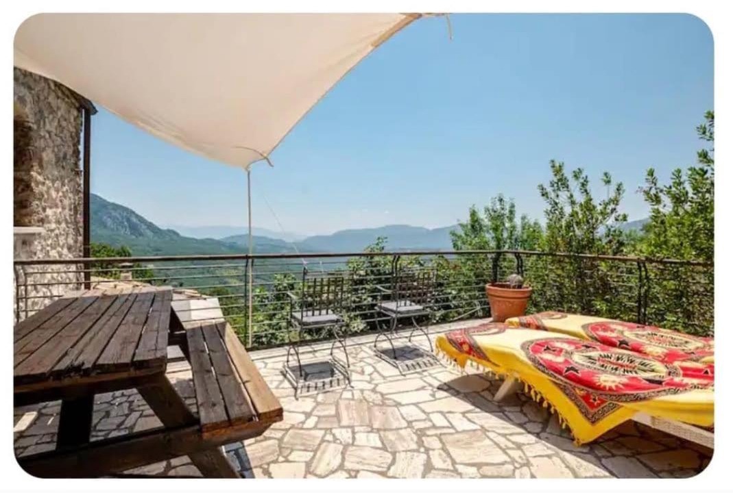 Photo of Patio Balcony in Cerro Al Volturno
