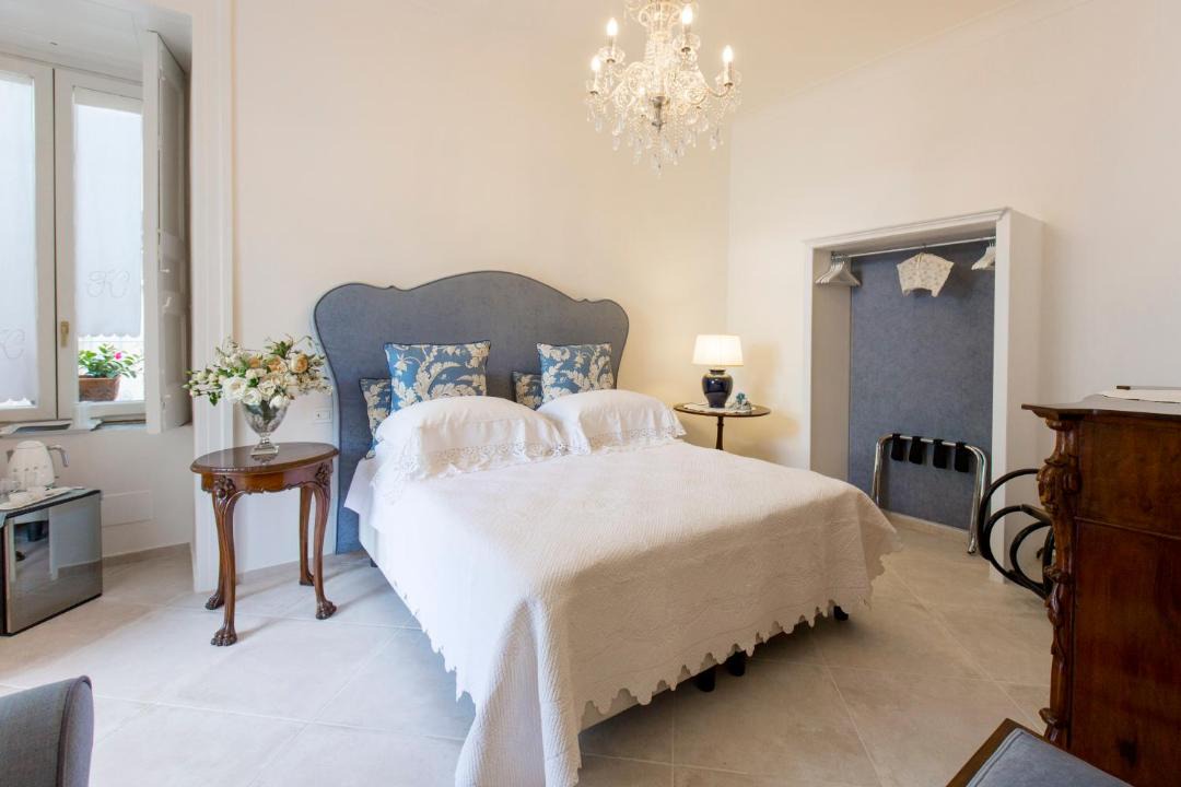 Photo of Bedroom in Meta